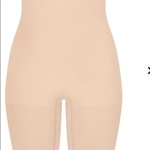 SPANX Power Series High Waist Mid Thigh Short